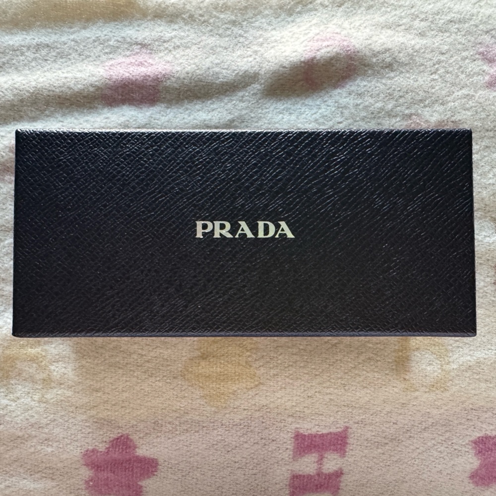 🕶️Prada Black Textured Gift Box🕶️